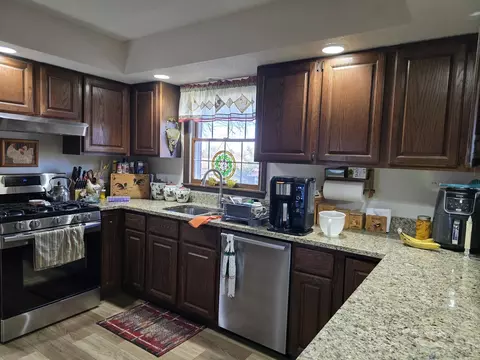 Kitchen - 5 James Ct, Sidney, IL 61877 photo 2 of 2