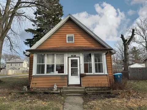 1130 N Plum St, Pontiac, IL 61764