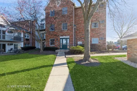 4408 W Shamrock Ln #3D, Mchenry, IL 60050