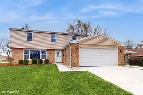 1825 E Suffield Dr, Arlington Heights, IL 60004