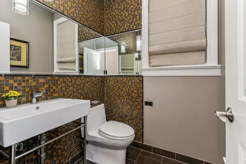 4831 S Champlain Ave, Chicago, IL 60615 photo 8