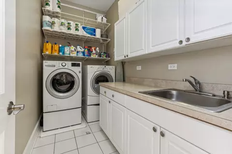 4831 S Champlain Ave, Chicago, IL 60615 photo 18
