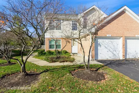 43 Jericho Ln, Batavia, IL 60510