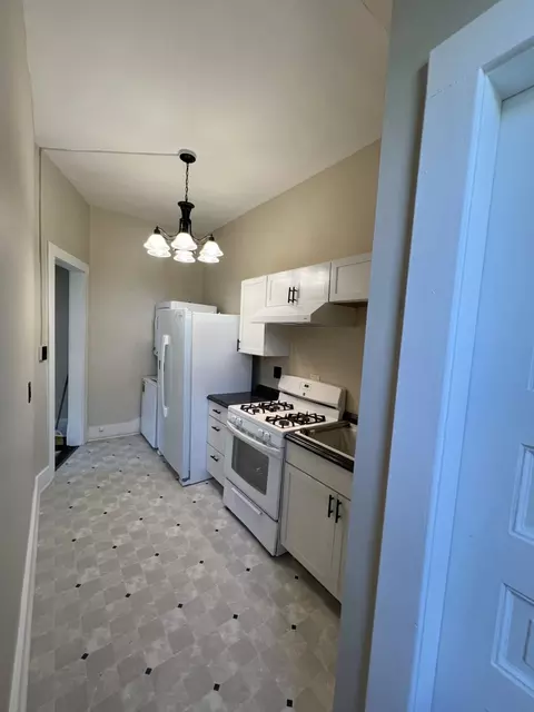 Kitchen - 502 E Locust St, Bloomington, IL 61701 photo 1 of 5