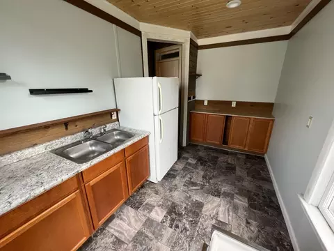 Kitchen - 502 E Locust St, Bloomington, IL 61701 photo 3 of 5