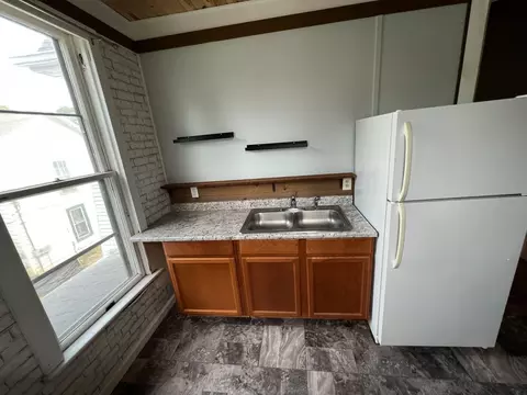 Kitchen - 502 E Locust St, Bloomington, IL 61701 photo 4 of 5