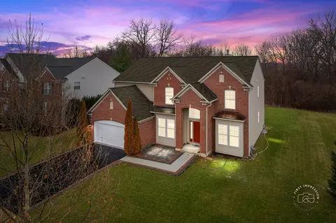 25043 W Prairie Grove Dr, Plainfield, IL 60585