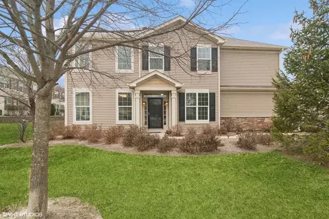 430 S Jade Ln, Round Lake, IL 60073