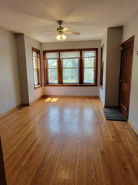 3017 N Gresham Ave, Chicago, IL 60618 photo 2