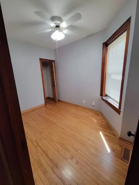 3017 N Gresham Ave, Chicago, IL 60618 photo 6