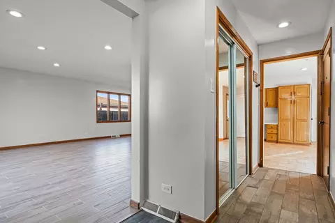Entry Way - 7325 W 82nd St, Bridgeview, IL 60455 photo 1 of 1