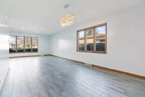 Living - 7325 W 82nd St, Bridgeview, IL 60455 photo 2 of 6