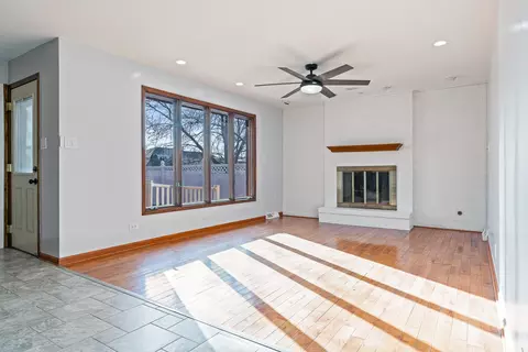 Living - 7325 W 82nd St, Bridgeview, IL 60455 photo 5 of 6