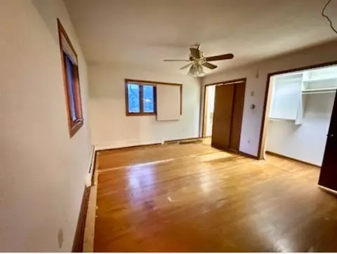 313 N Green St, Mchenry, IL 60050 photo 5