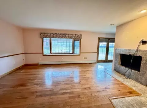 313 N Green St, Mchenry, IL 60050 photo 10