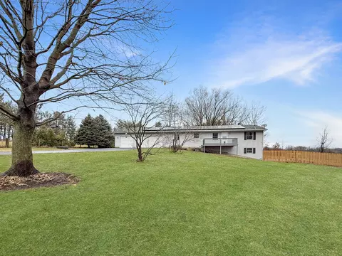 6200 W Stephenson Street Rd, Freeport, IL 61032