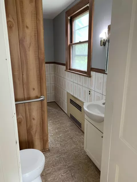 Bath - 537 E Chicago St, Elgin, IL 60120 photo 1 of 3