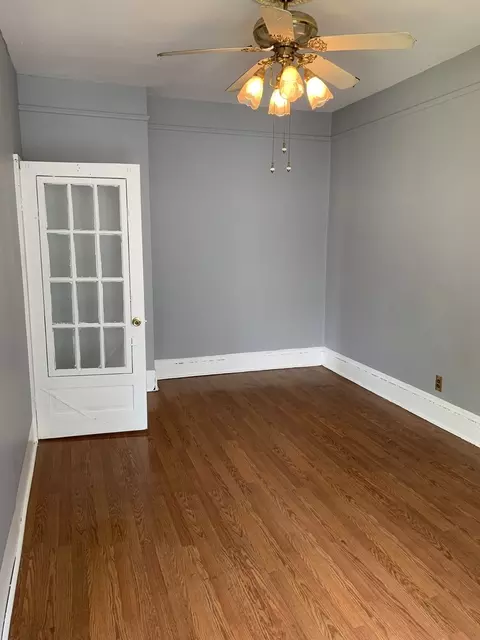 Bedroom - 537 E Chicago St, Elgin, IL 60120 photo 2 of 3