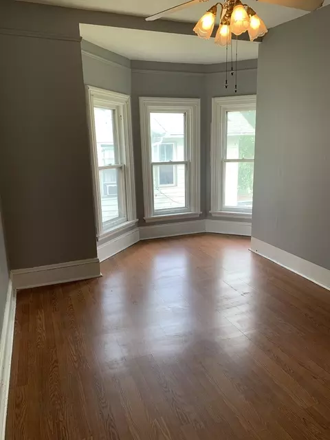 Bedroom - 537 E Chicago St, Elgin, IL 60120 photo 1 of 3