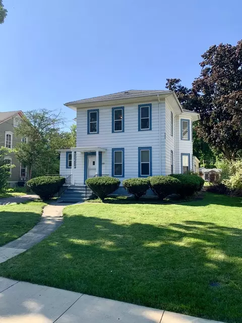 537 E Chicago St, Elgin, IL 60120