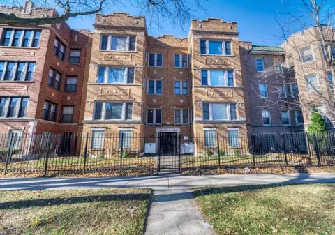 6810 S Paxton Ave #1S, Chicago, IL 60649