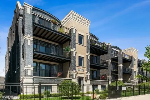 3922 S King Dr #2N, Chicago, IL 60653