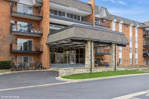 4225 Saratoga Ave #307B, Downers Grove, IL 60515