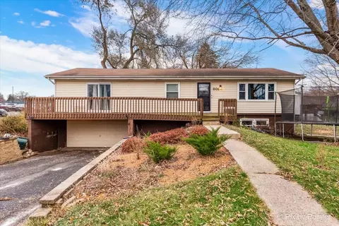 301 Deerpath Ln, Carpentersville, IL 60110