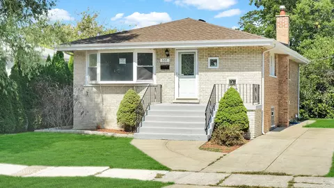 559 Gregory Dr, Chicago Heights, IL 60411