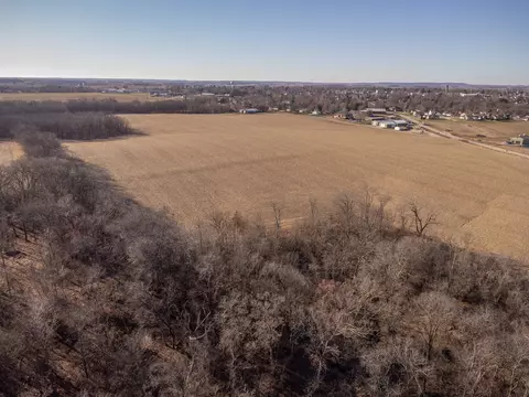 5753 N Shippee Rd, Lena, IL 61048