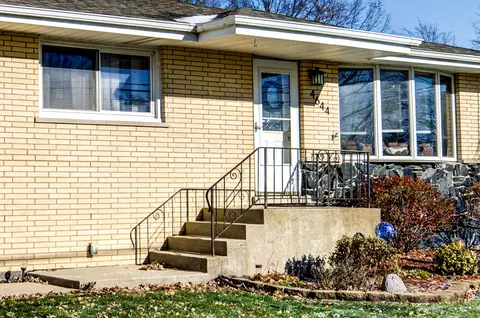 4644 152nd St, Oak Forest, IL 60452