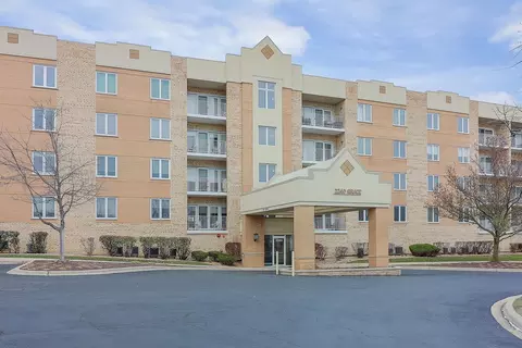 2240 S Grace St #306, Lombard, IL 60148