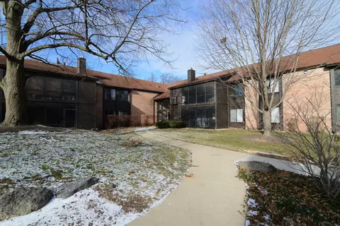 720 Saint Andrews Ln #14, Crystal Lake, IL 60014