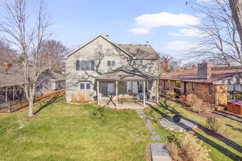 275 Easy St, Lake Holiday, IL 60552