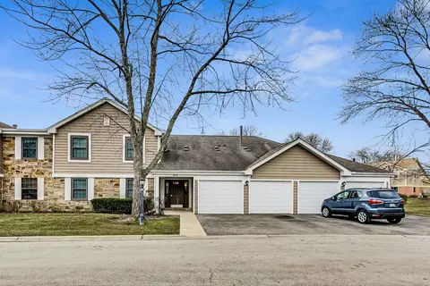275 Kings Mill Ct #D1, Schaumburg, IL 60193