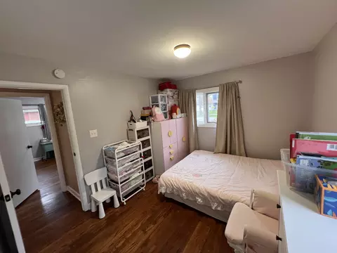 Bedroom - 525 Olive St, Hoffman Estates, IL 60169 photo 3 of 5