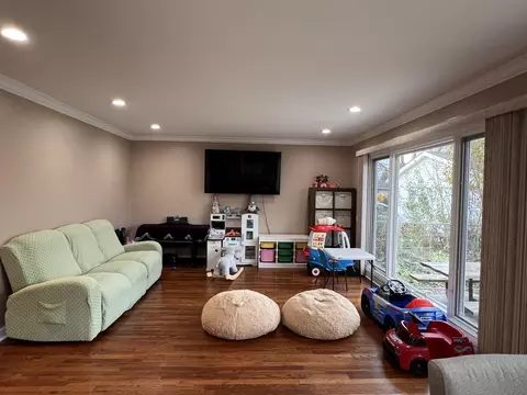 Living - 525 Olive St, Hoffman Estates, IL 60169 photo 3 of 3
