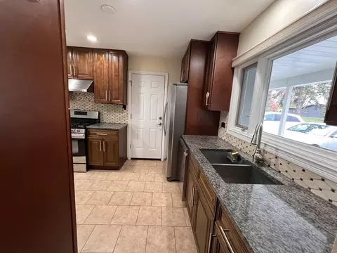 Kitchen - 525 Olive St, Hoffman Estates, IL 60169 photo 1 of 1