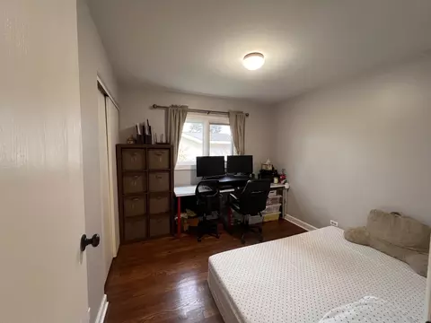 Bedroom - 525 Olive St, Hoffman Estates, IL 60169 photo 5 of 5