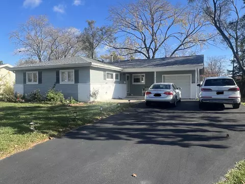 525 Olive St, Hoffman Estates, IL 60169