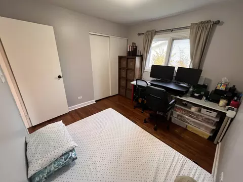 Bedroom - 525 Olive St, Hoffman Estates, IL 60169 photo 4 of 5