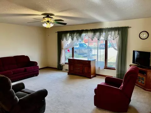 609 E Webster St, Polo, IL 61064 photo 6