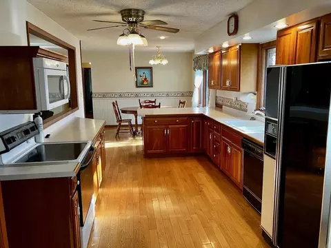 609 E Webster St, Polo, IL 61064 photo 3
