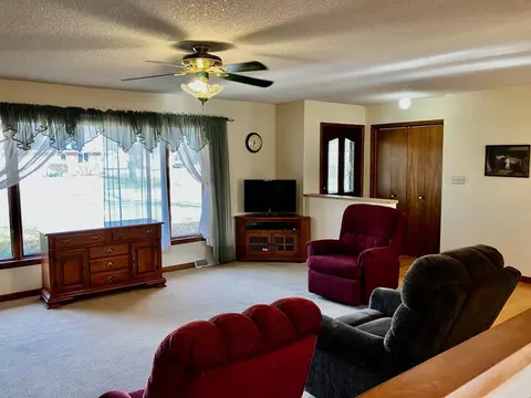 609 E Webster St, Polo, IL 61064 photo 5