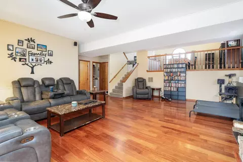 Living - 1902 Brighton Ln, Plainfield, IL 60586 photo 1 of 1
