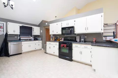 Kitchen - 1902 Brighton Ln, Plainfield, IL 60586 photo 1 of 1