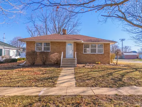 200 N Main St, Flanagan, IL 61740