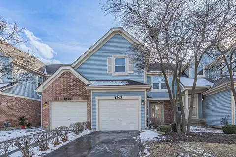 1242 Tennyson Ln, Naperville, IL 60540