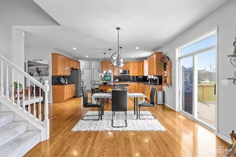 5425 Nicholson Dr, Hoffman Estates, IL 60192 photo 12