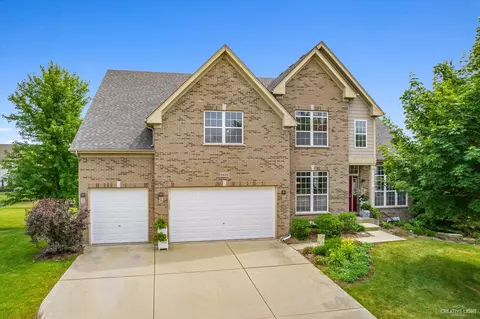 5425 Nicholson Dr, Hoffman Estates, IL 60192